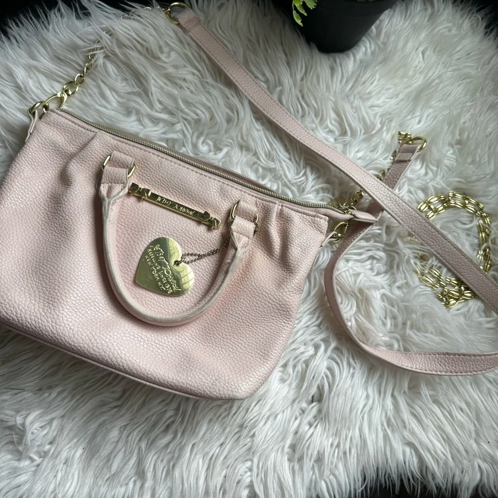 Betsey Johnson pink crossbody purse
